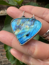 Load image into Gallery viewer, Blue Labradorite star pendant