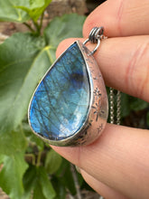 Load image into Gallery viewer, Blue Labradorite starry pendant