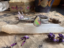 Load image into Gallery viewer, Tear drop Opal cuff