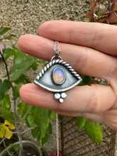 Load image into Gallery viewer, Opal eye Necklace