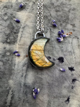 Load image into Gallery viewer, Golden Labradorite moon necklace