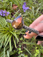 Load image into Gallery viewer, Tear drop shaped labradorite cuff 2