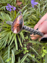 Load image into Gallery viewer, Tear drop shaped labradorite cuff