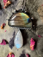 Load image into Gallery viewer, Labradorite and rainbow moonstone mushroom