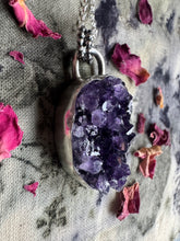 Load image into Gallery viewer, Beautiful Amethyst pendant