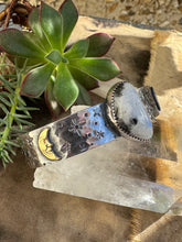 Load image into Gallery viewer, Rainbow moonstone cuff